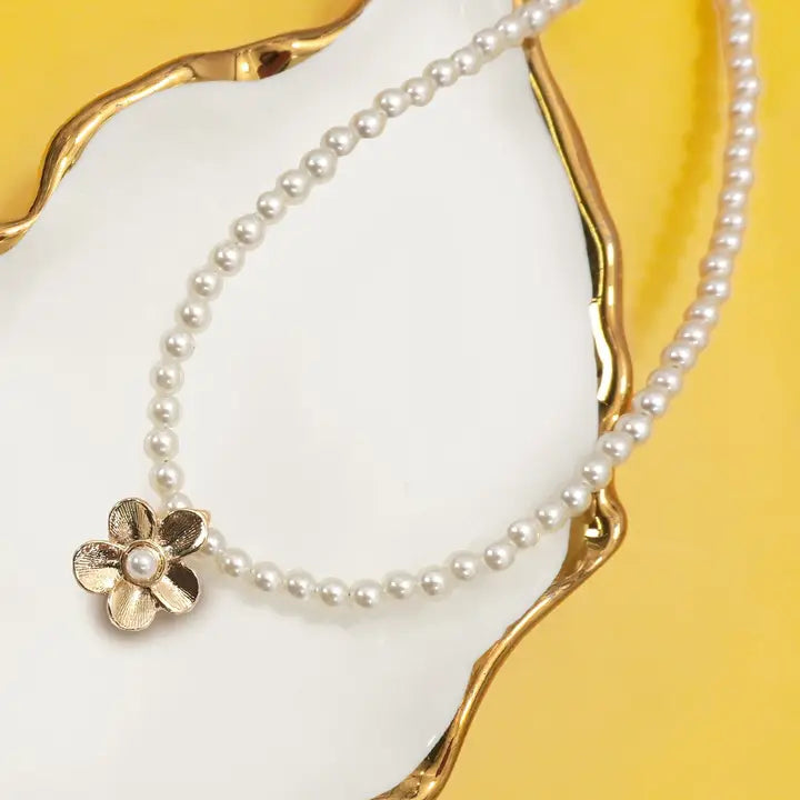 Pearl Necklace w/ Floral Pendant