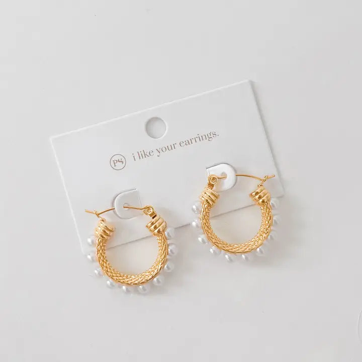 Gold Hoop Earring w/ Pearls