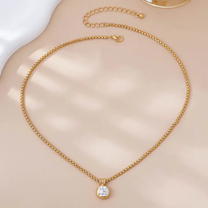 Gold Round Zircon Pendant Necklace