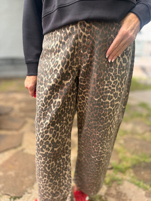 Daze Cool Cat Leopard Barrel Jean