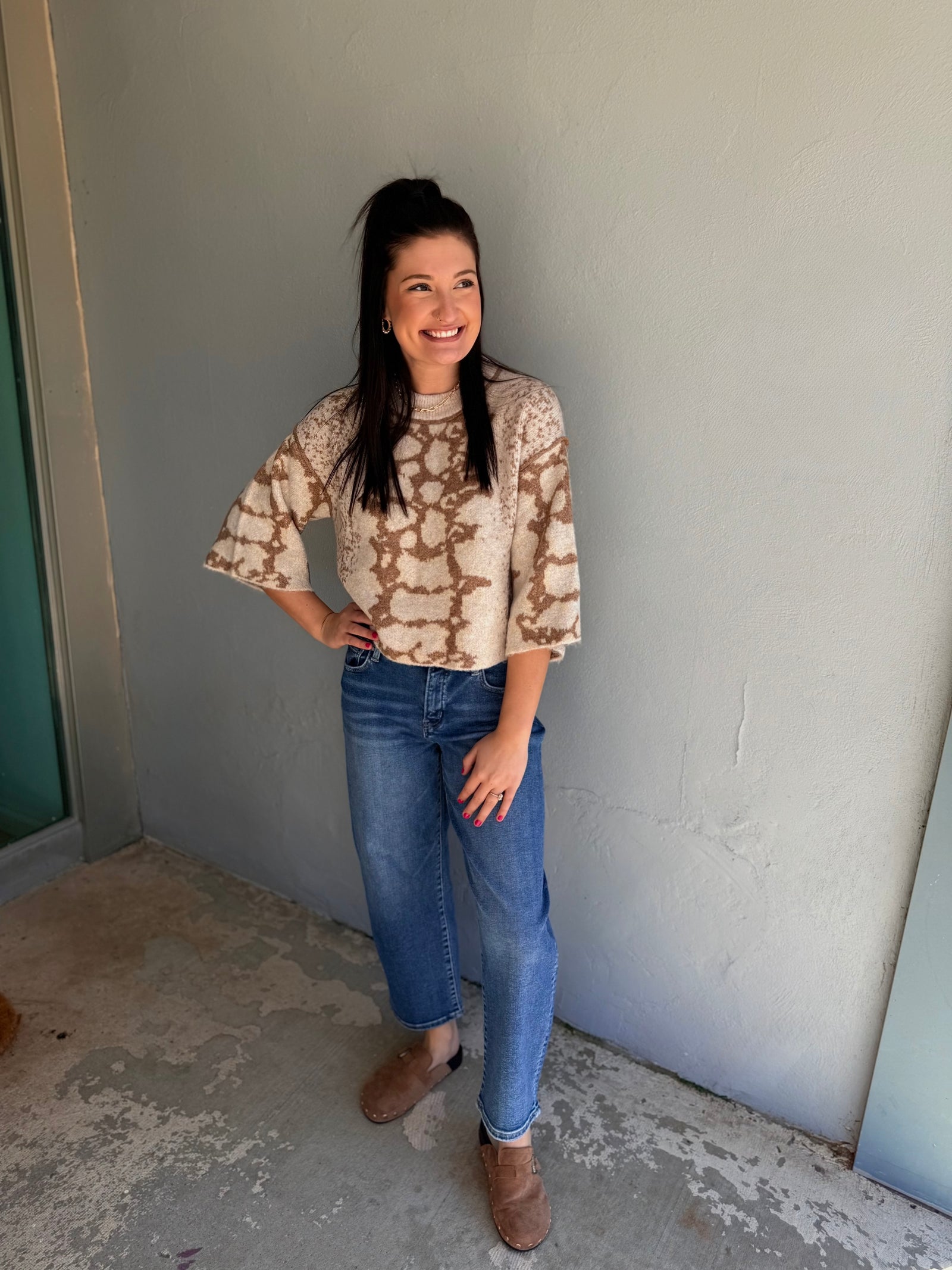 Entro Oatmeal Abstract Knit Sweater w/ Wide Sleeves