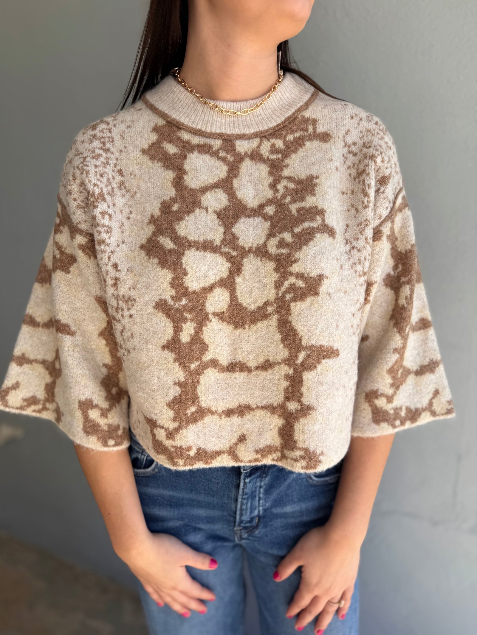 Entro Oatmeal Abstract Knit Sweater w/ Wide Sleeves