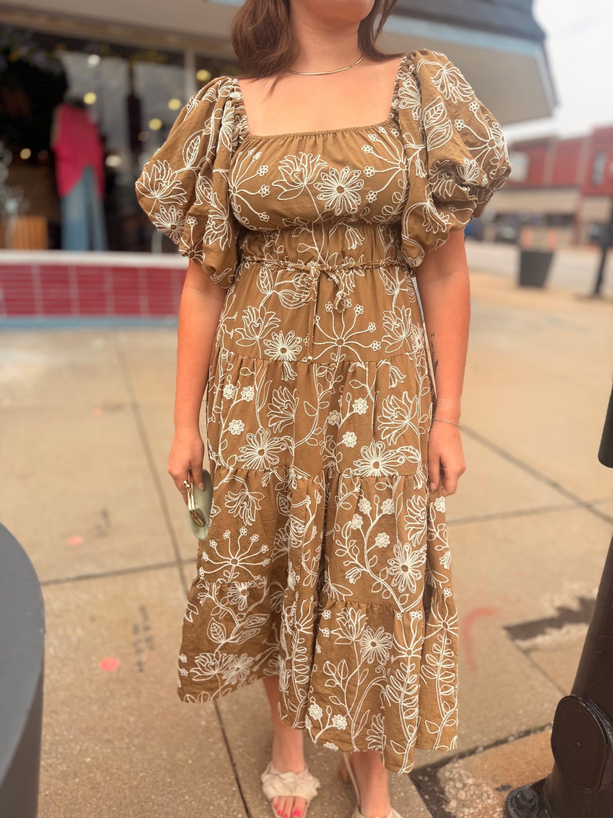 brown floral dress Hyfve Light Puff Sleeve Midi Model Crystal Best bras for backless Fabric has no stretch Size:L-XL