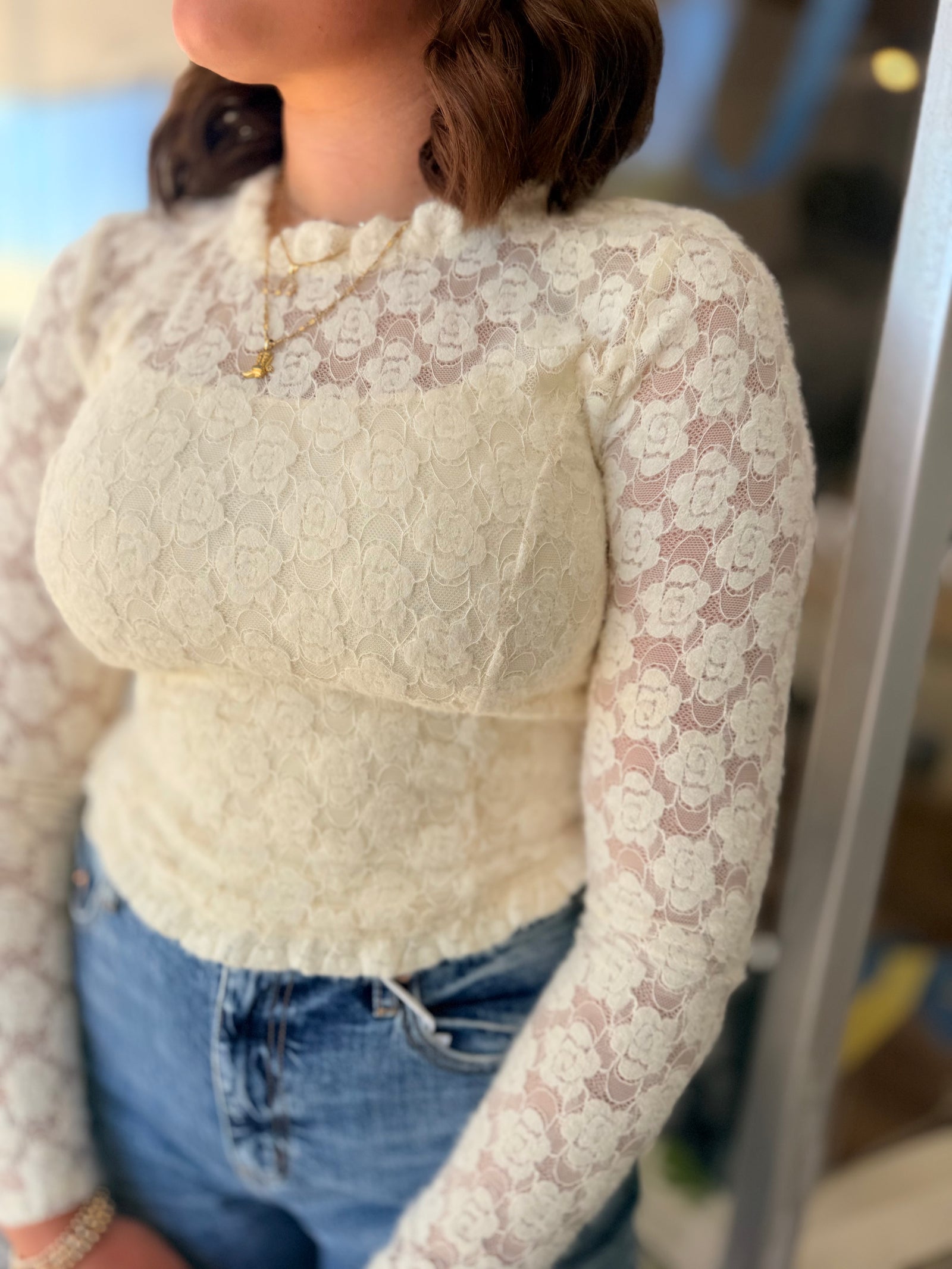 Cream Lace Curved Hem Cropped Top