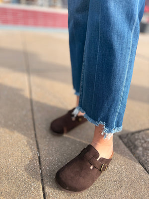 Risen TC Medium Wash Straight Leg w/ Frayed Hem