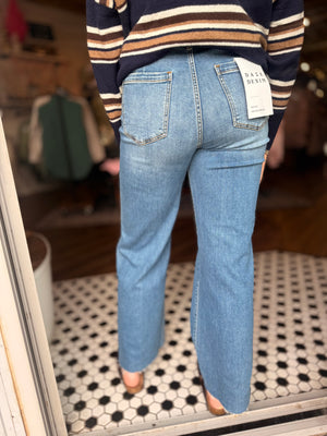 Daze Far Out High Rise Wide Leg Jeans w/ Front Pockets