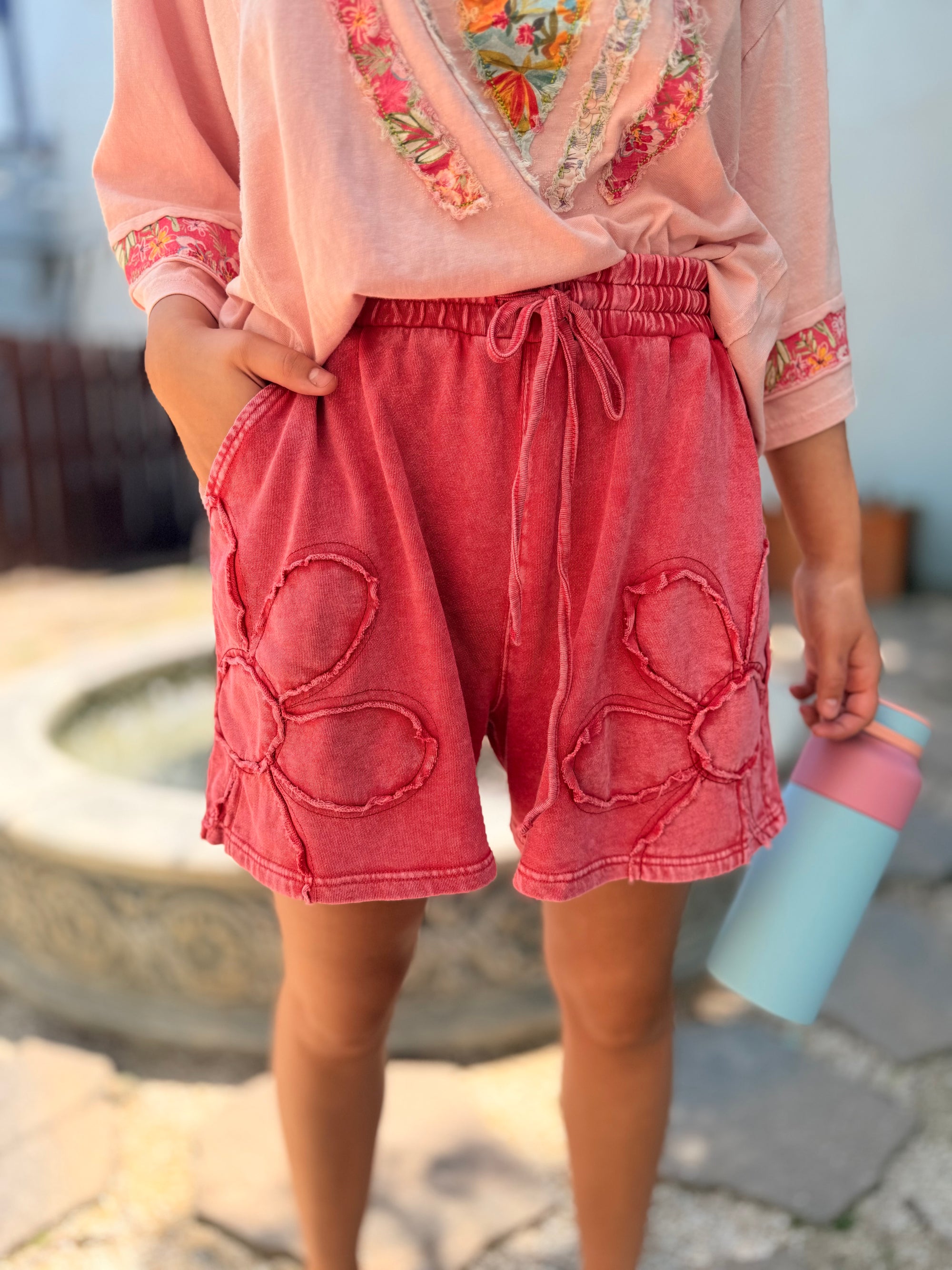 Easel Boho Red Flower Patch Mineral Wash Shorts