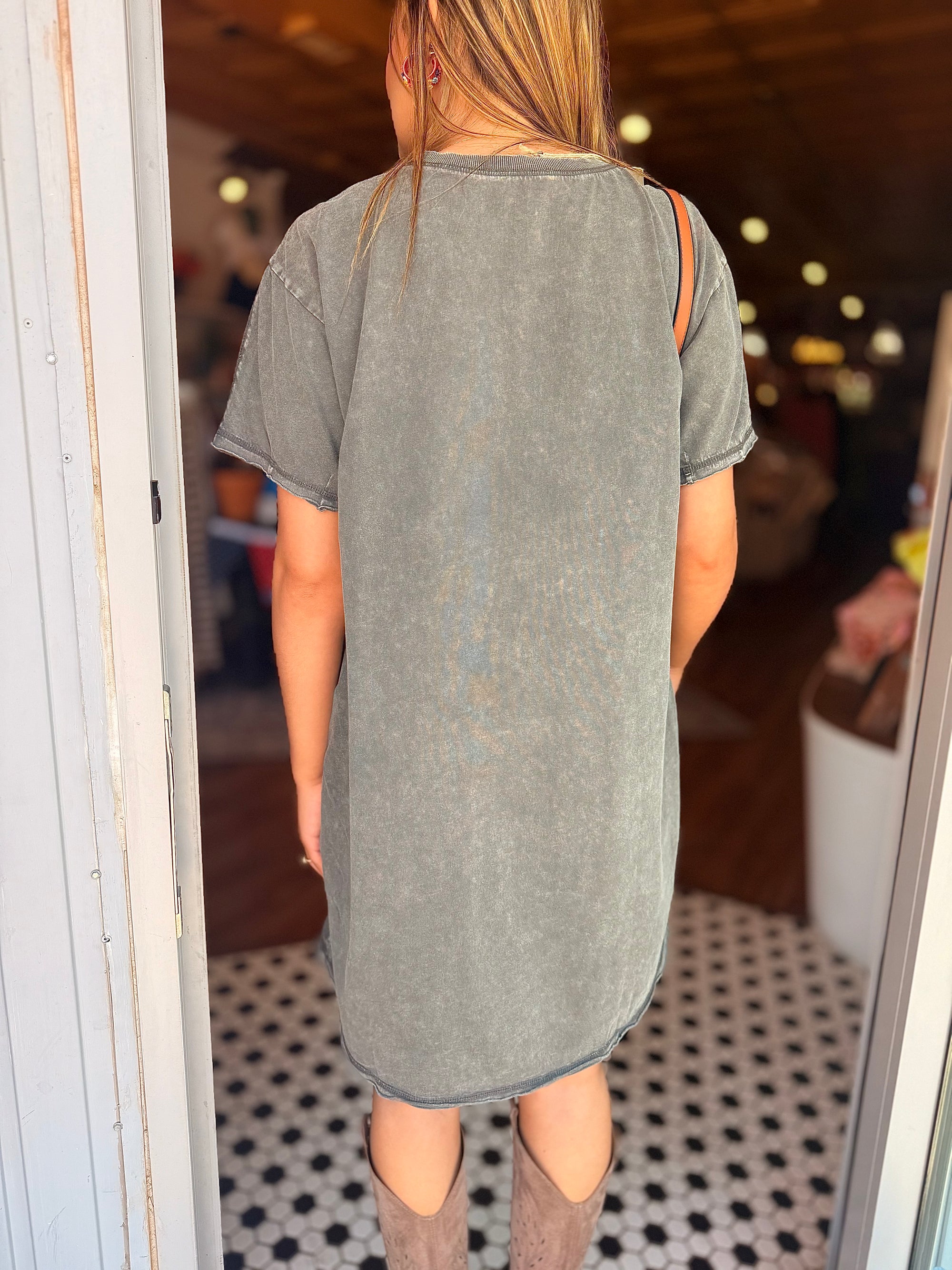 Easel Mineral Wash Peace Patch Short Sleeve Dress