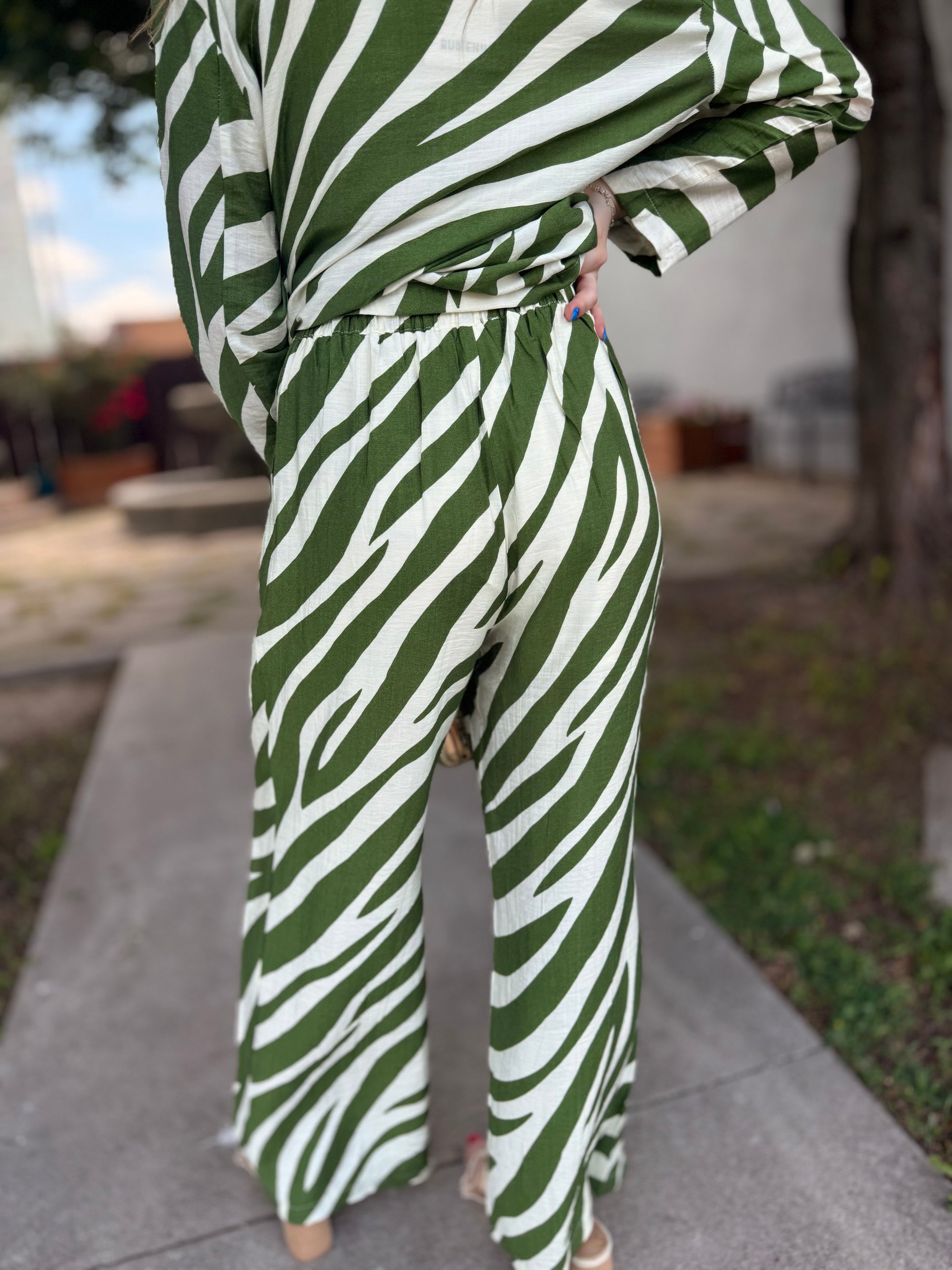 Green Zebra Printed Lightweight Palazzo Pant