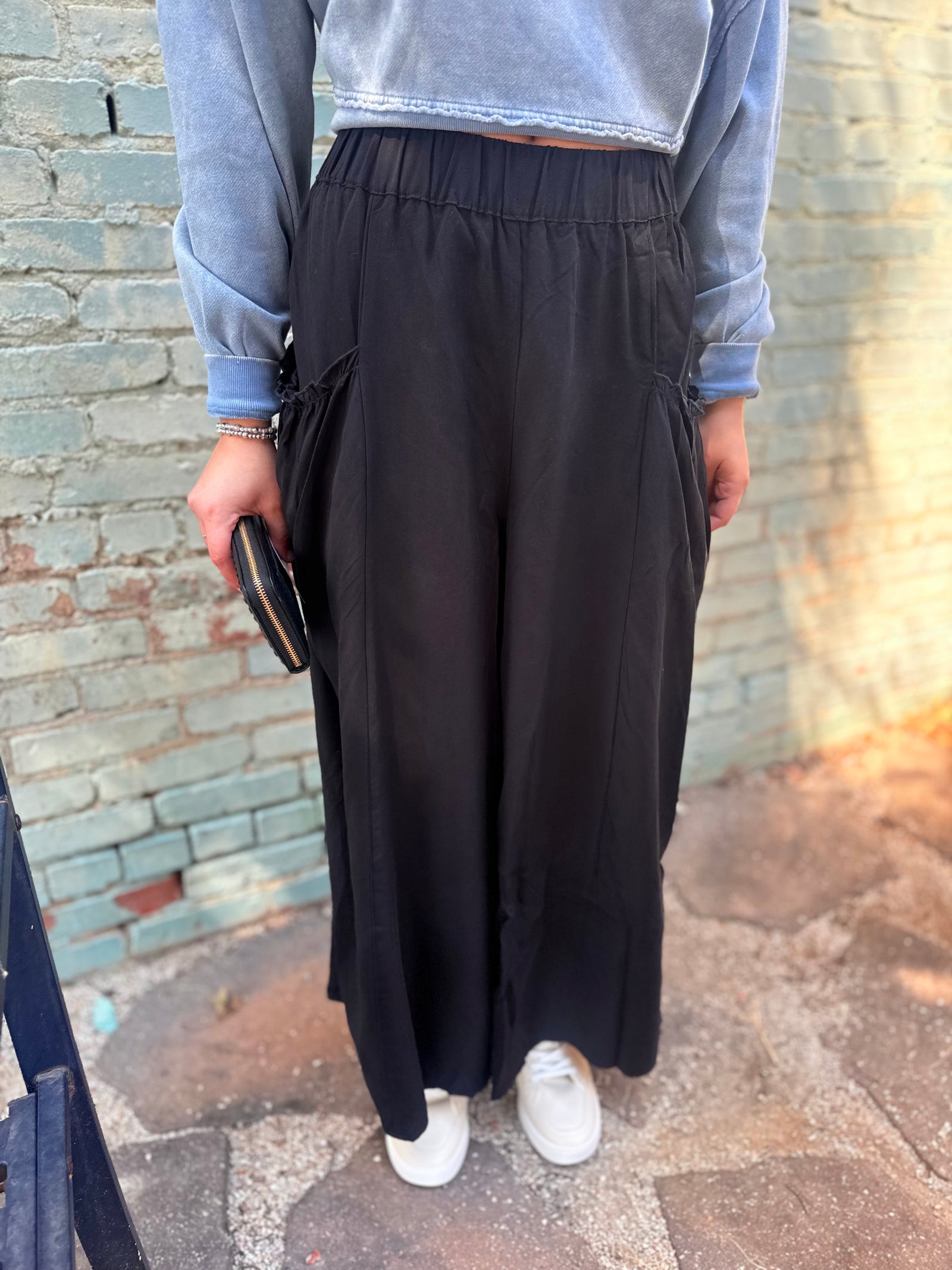 Umgee Black Flowy Wide Leg Pocket Pants