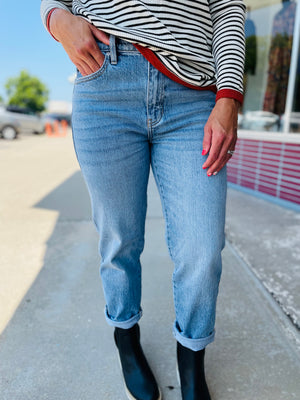 Kan Can Ultra High Rise Slouch Fit Straight Denim