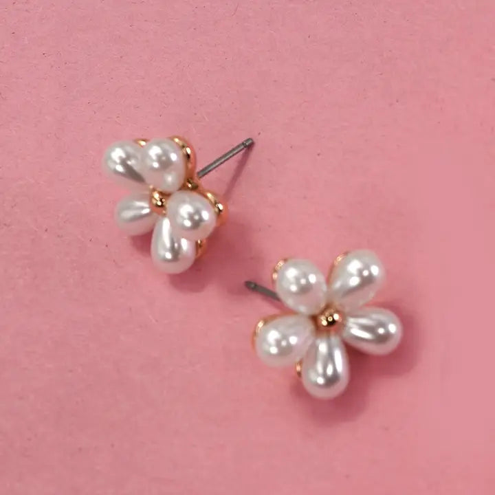 Pearl Daisy Flower Stud Earrings