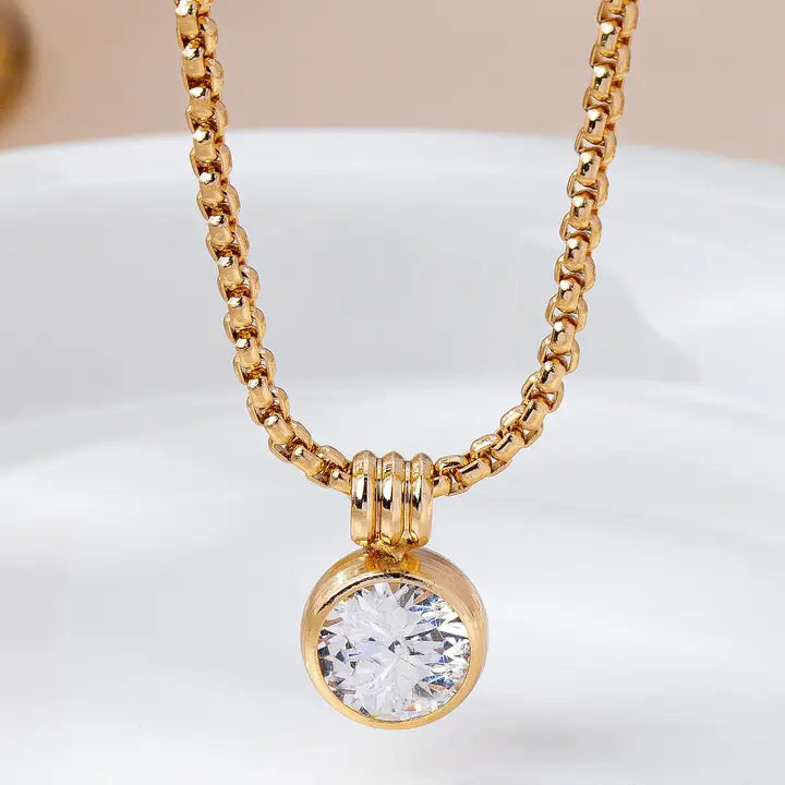 Gold Round Zircon Pendant Necklace
